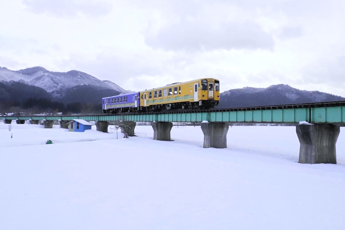 秋田內陸鐵道02雙大圖1200x800.jpg