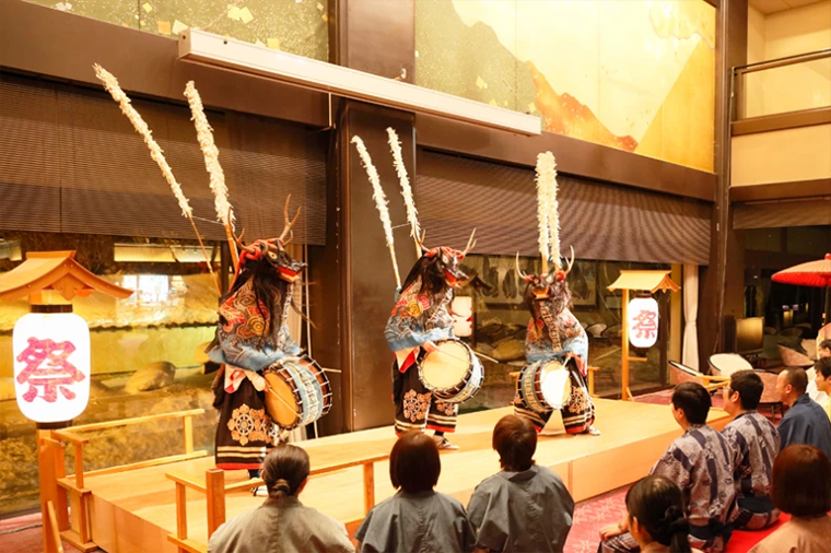 花卷溫泉禦祭廣場02三小圖760x506.jpg